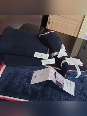 Tommy Hilfiger Bath Towel Set & Bath Rug